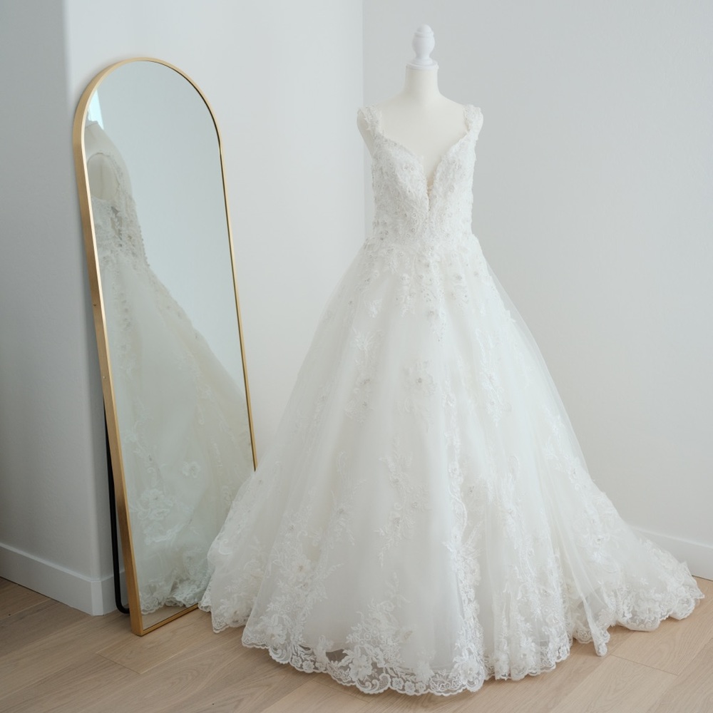 Val Stefani AQUARIUS D8230